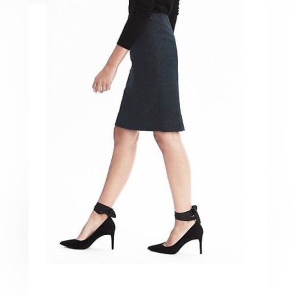 Banana Republic Textured Flannel Pencil Career Skirt Black and Teal - Picture 3 of 11